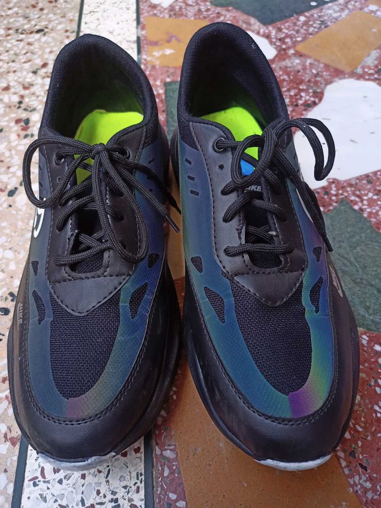 Stylish Black Sneakers