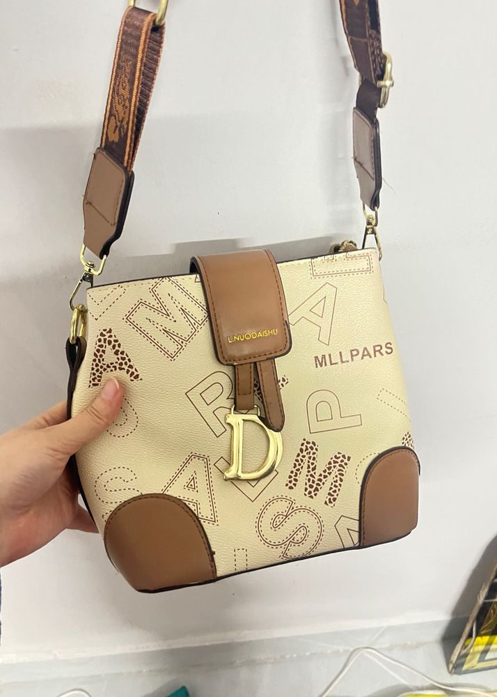 Stylish Patterned Crossbody Bag 💼🤎