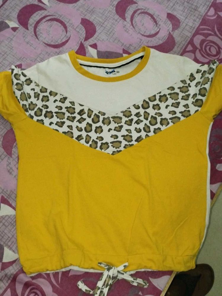 Yellow 💛 Animal Print Crop Top