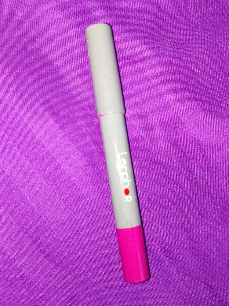 Matt Show Off Lip Crayon