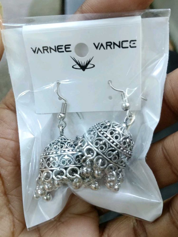 VARNEE Silver Jhumka Earrings