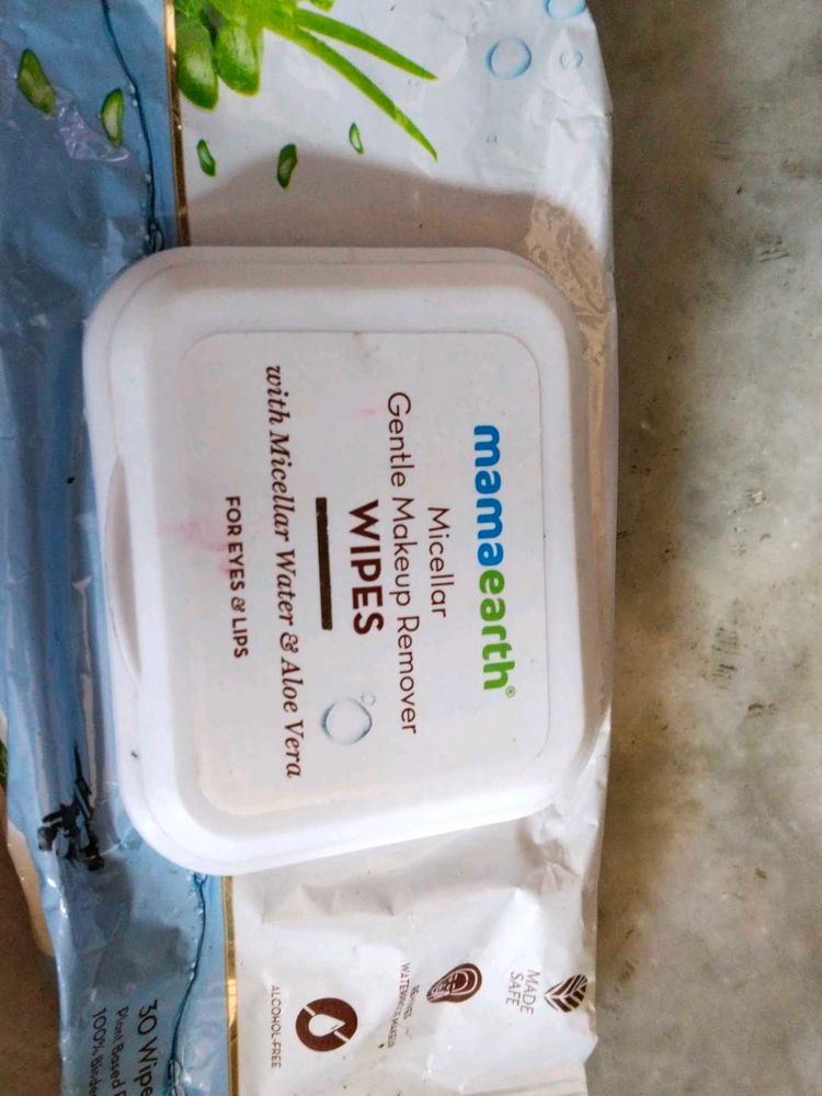 MAMAEARTH cleansing wipes