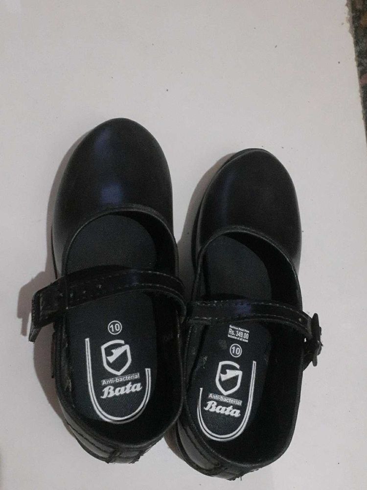 Black Canvas Shoes With Anti Bacterial Protection