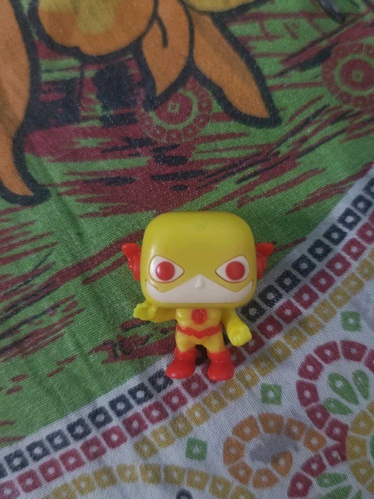 Reverse flash, Harley Quinn, Poison Ivy