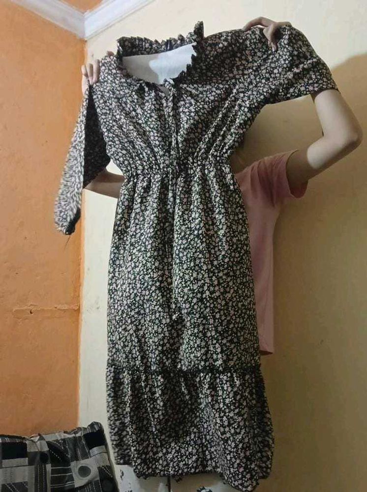 ₹320 Only ⚡⚡Ruffle Floral Dress(price Reduced