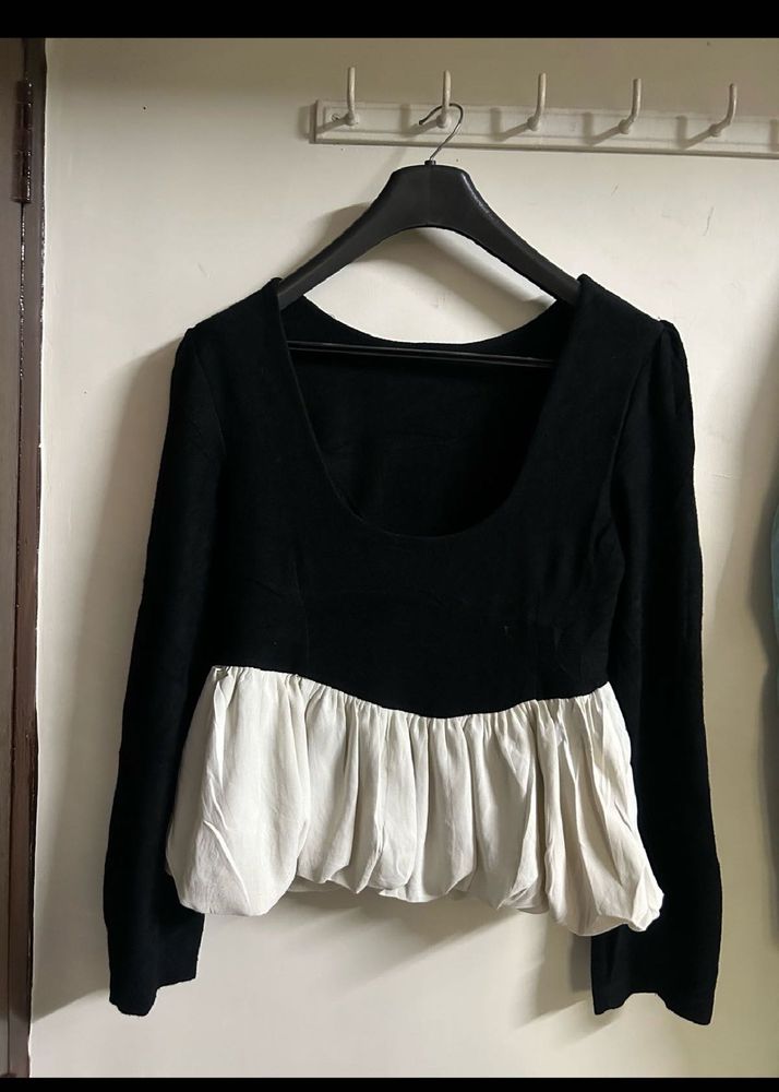 Chic Black &amp; Cream Top
