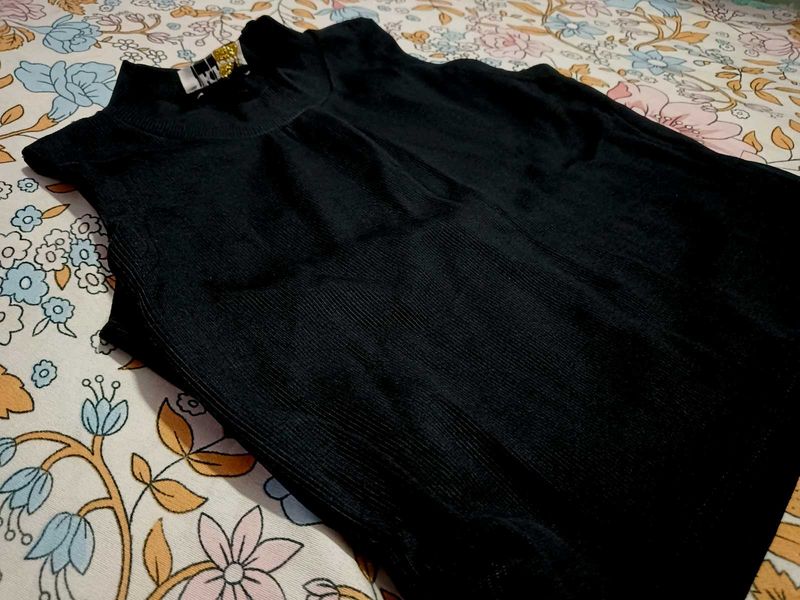 Sleeveless Black Tank Top