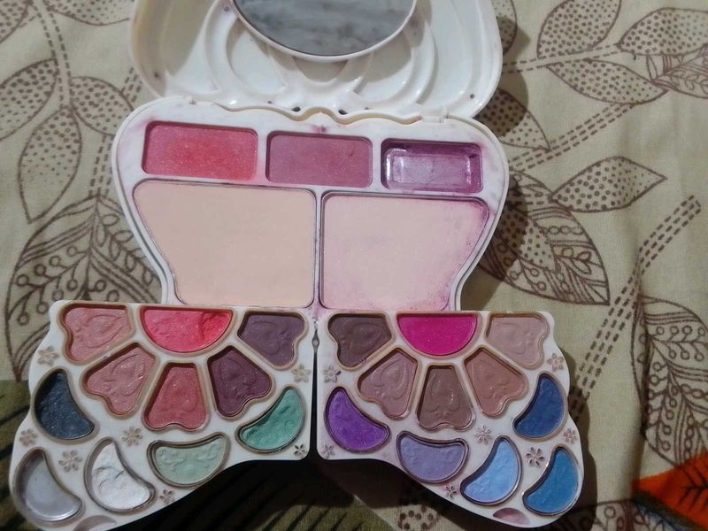 Makeup Kit New Fashion