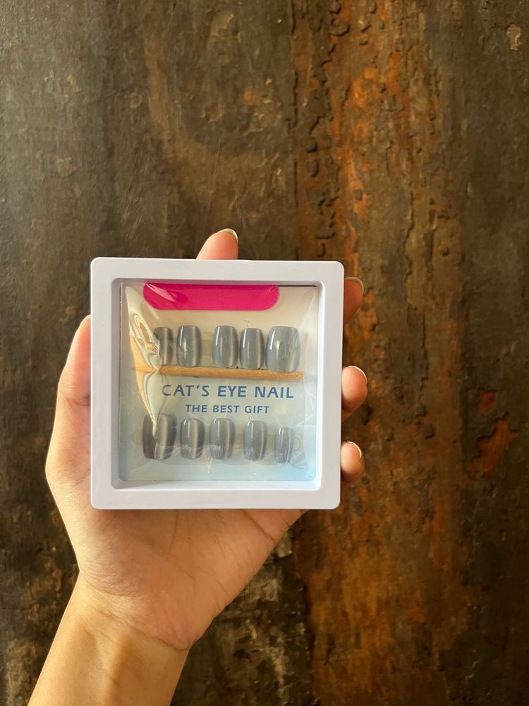 Cat&#39;s Eye Press On Nails