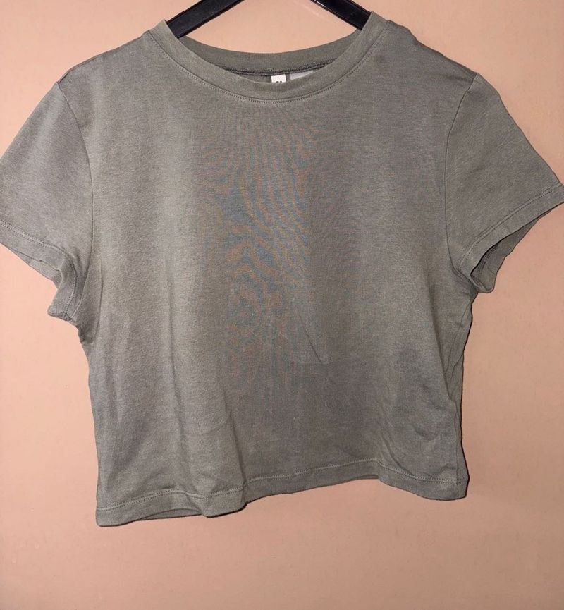 H&amp;M Light Green Crop Top