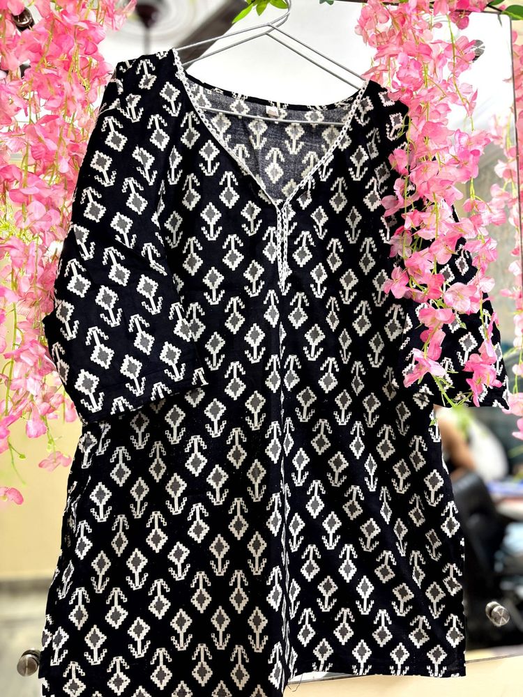 Black Kurti