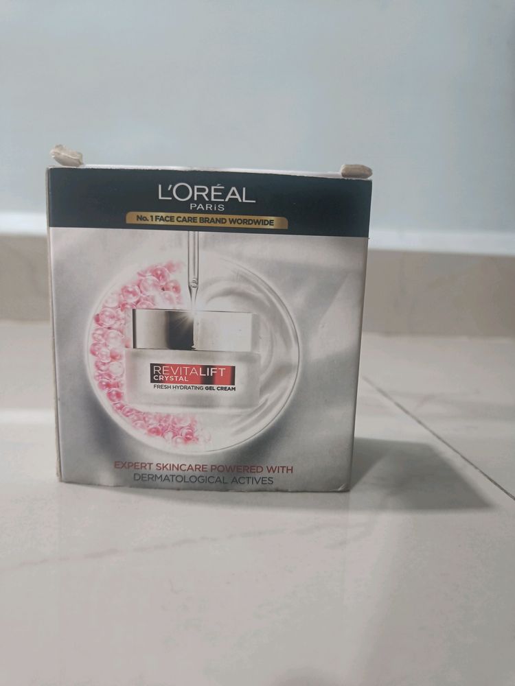 Loreal Paris Revitalift Crystal  Moisturizer