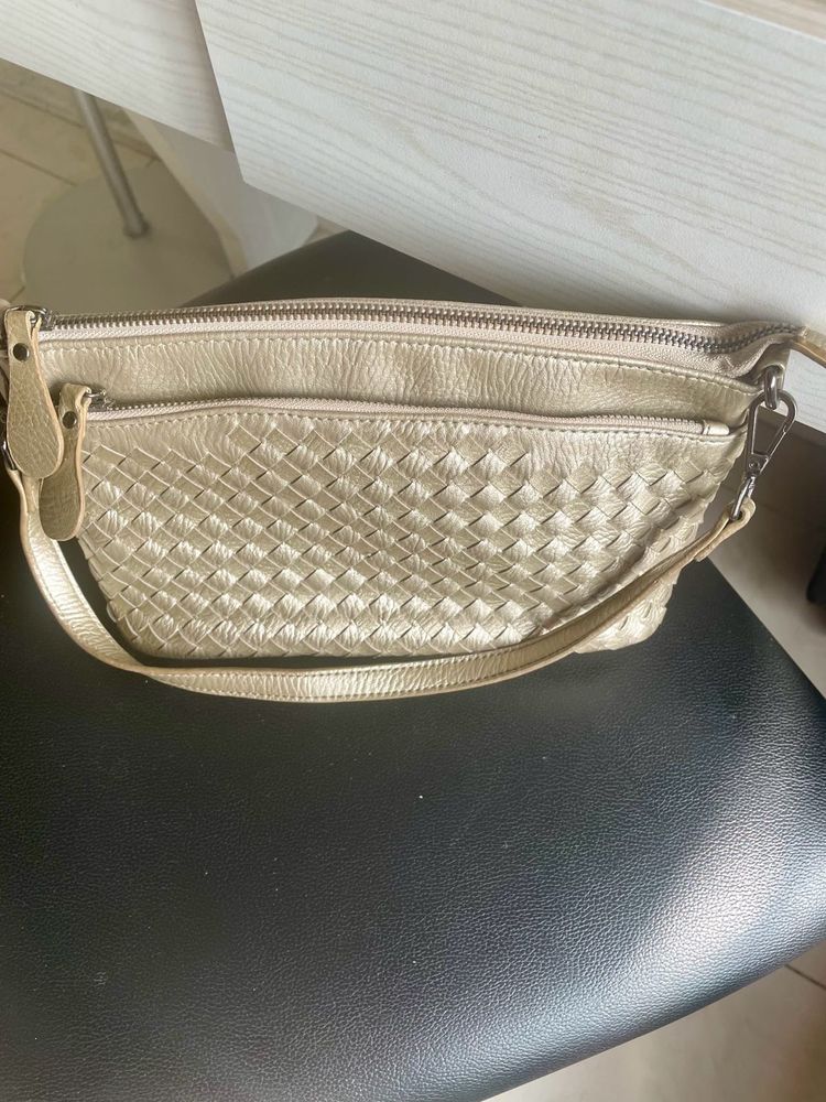 Elegant Woven Shoulder Bag
