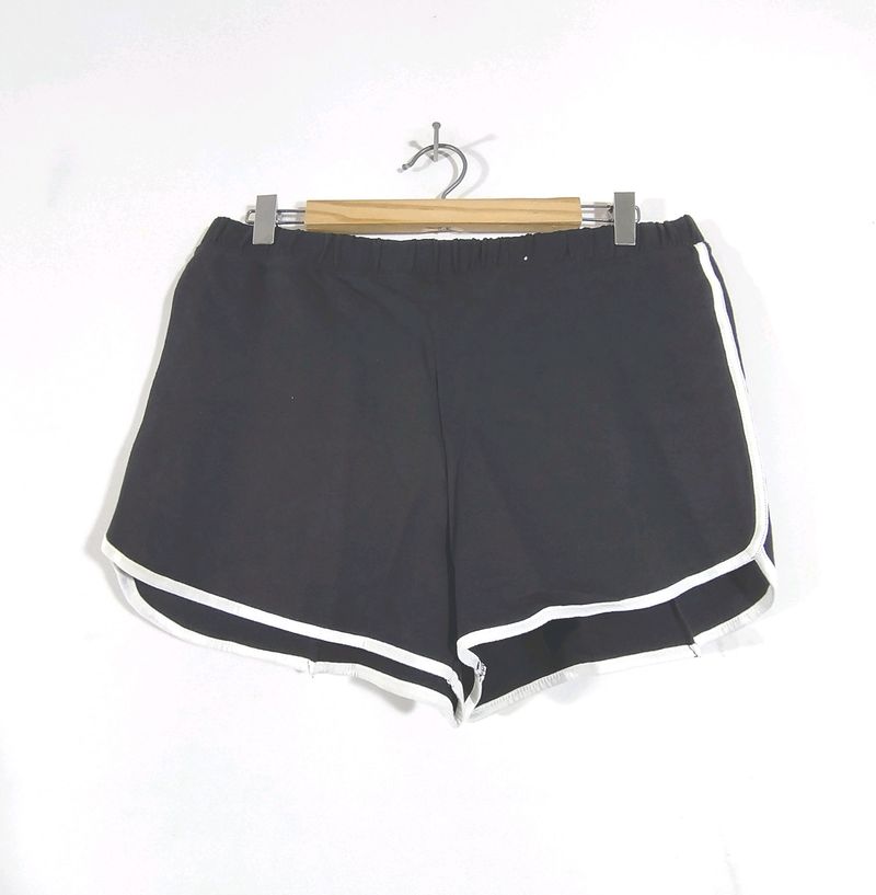 Black Short (Women&#39;s)