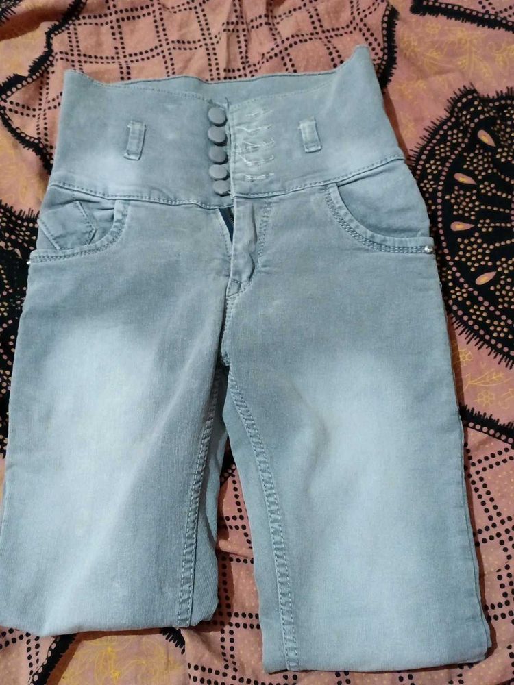 High-Waisted Denim Capris