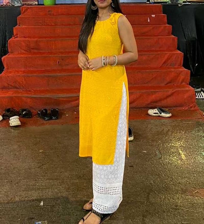 Yellow chikan embroidery Kurta!! Fixed price!!