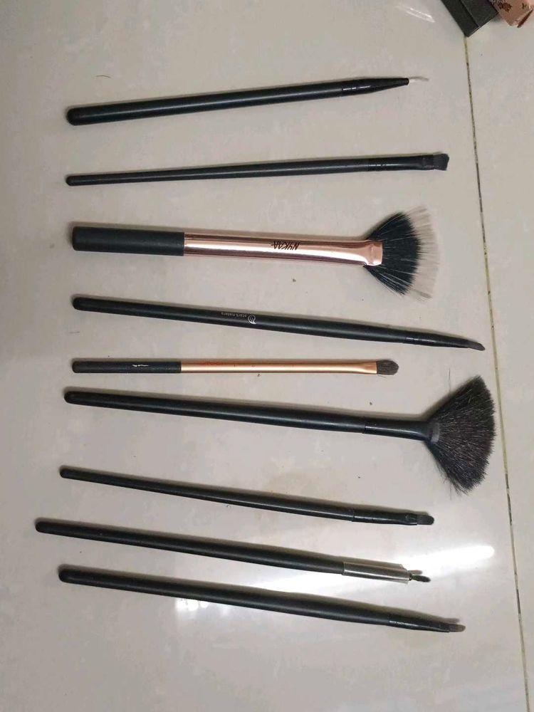 Branded Makeup Brushes And Beauty Blender