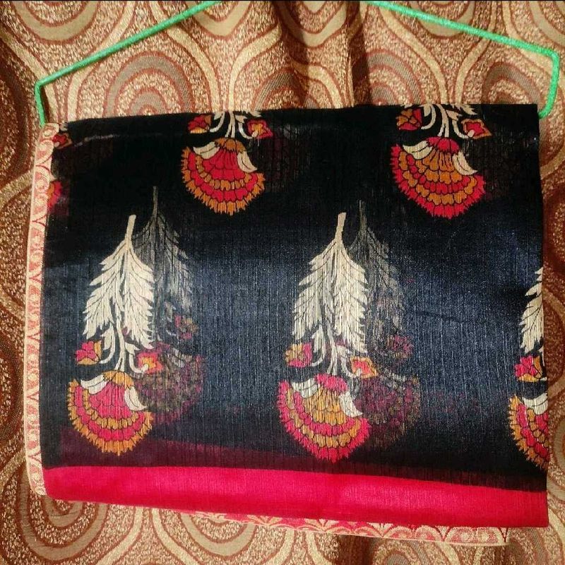 Elegant Black Floral Saree❤️
