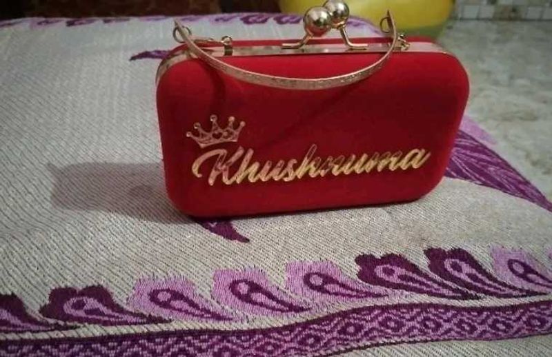 Customize Clutch....🎀