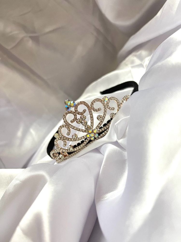 Exquisite Crown