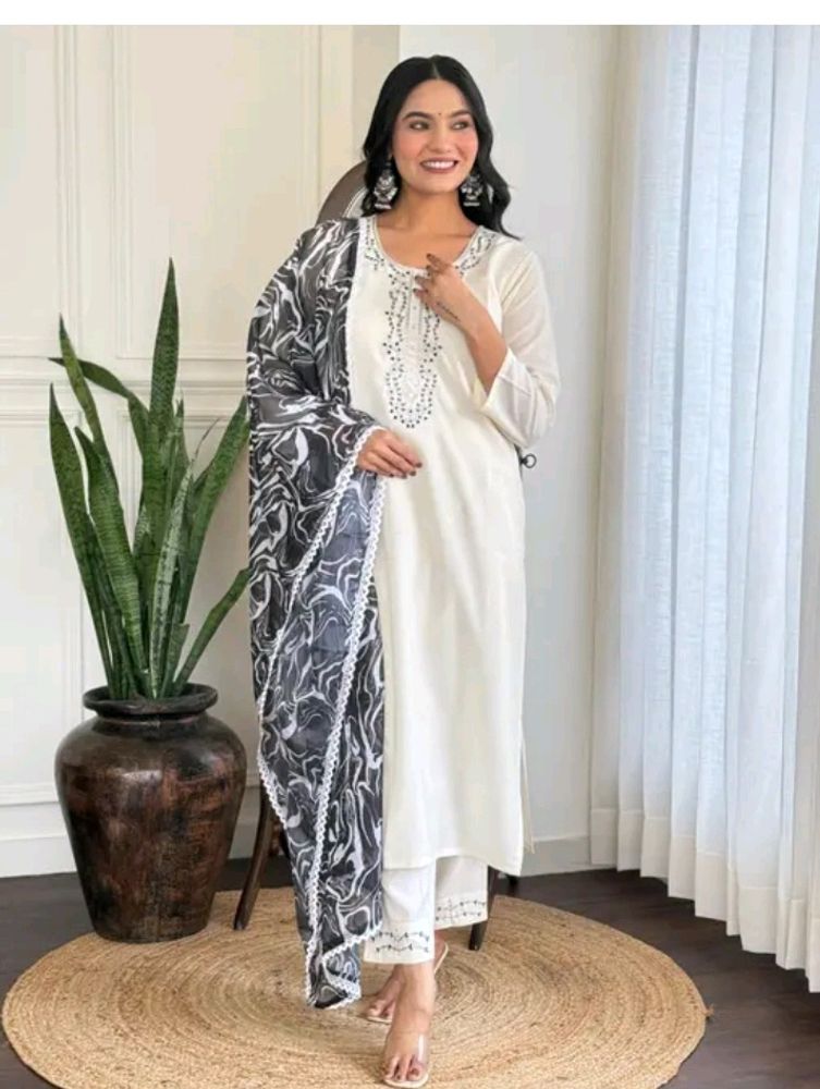 New/Unused Rayon Kurta Pant With Organza Dupatta