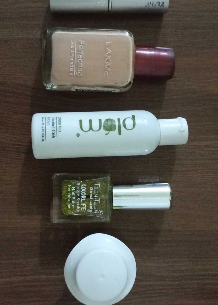 Colorbar Maroon Colour Lipstick