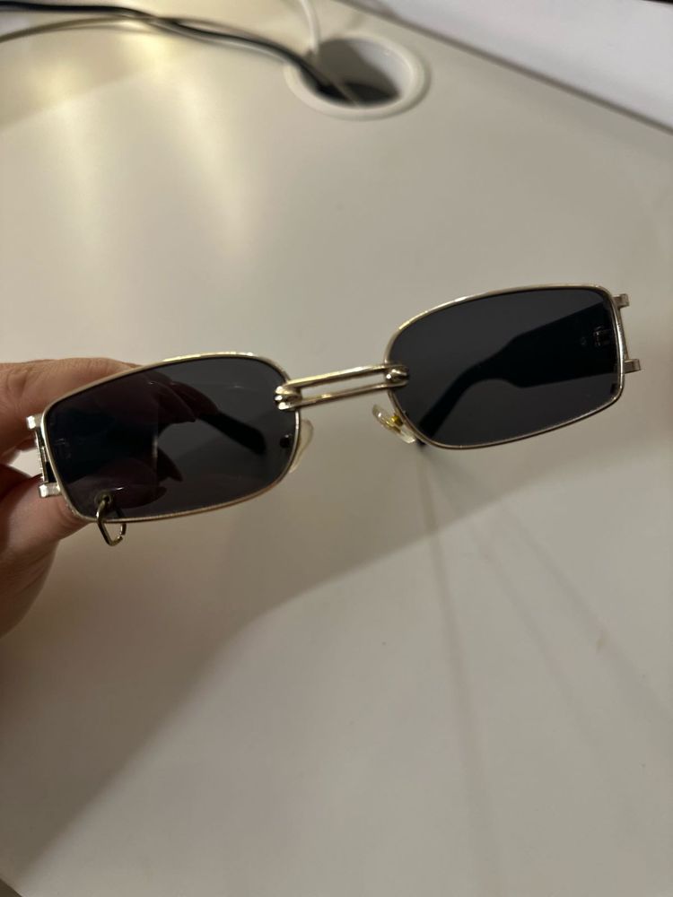 Sunglasses With Ring
