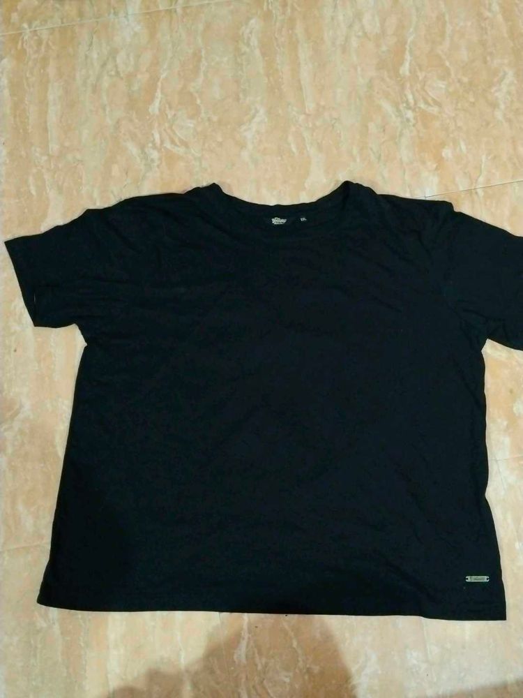 Black Basic T-Shirt
