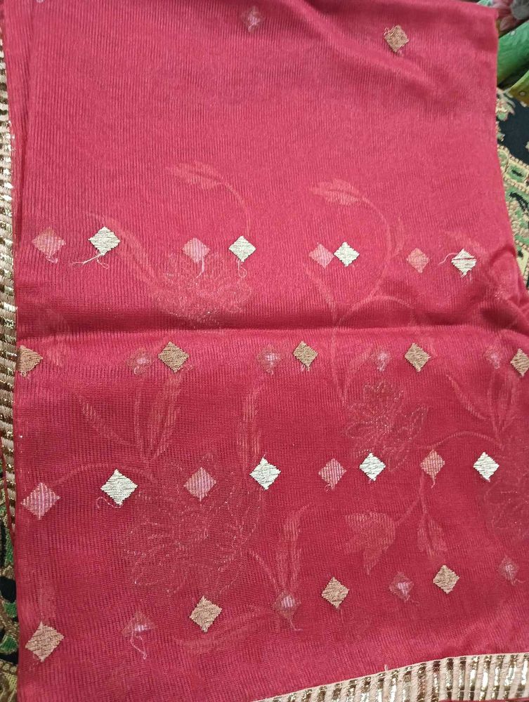 Elegant red saree without blouse