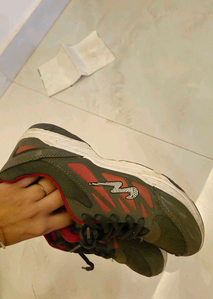 Used Sport Shoes