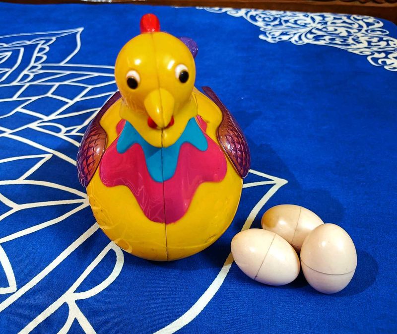 Chicken Toy with Eggs