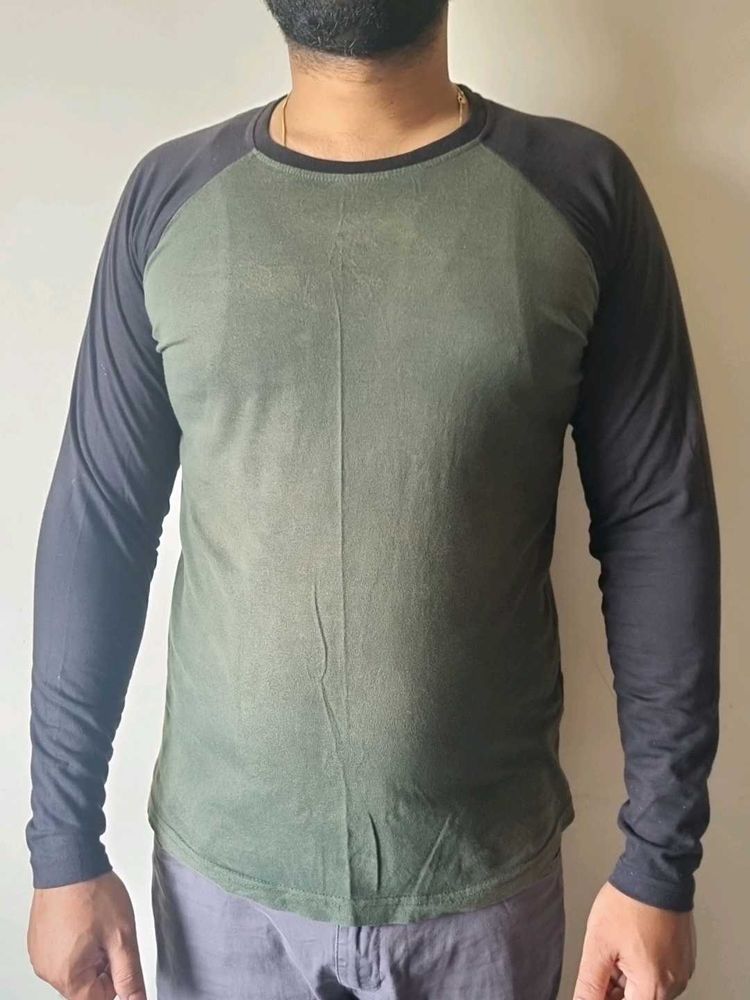 Full Sleeves Tshirt Green And Black Size L