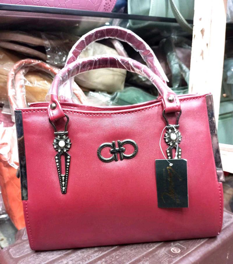 Elegant Premium Quality Red 🍒 Handbag 👜