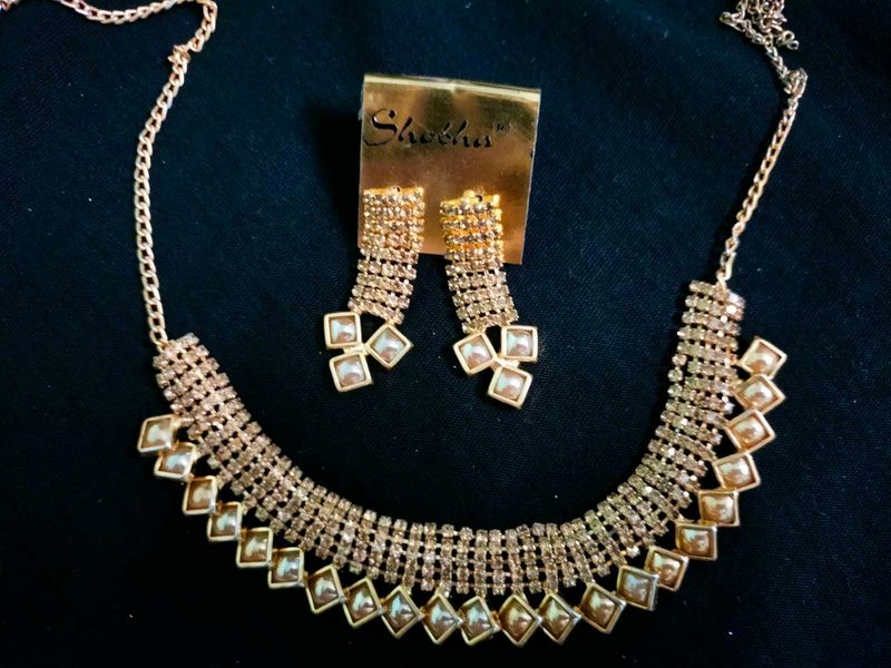 Necklace with earrings