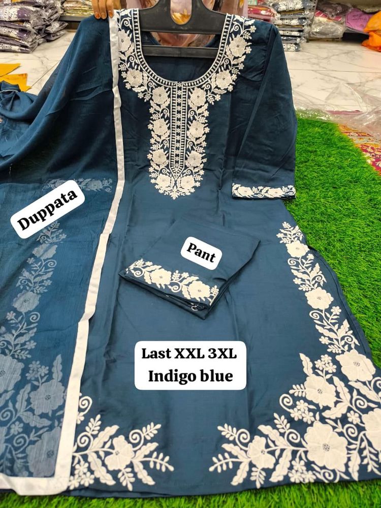 Elegant Embroidered Kurta