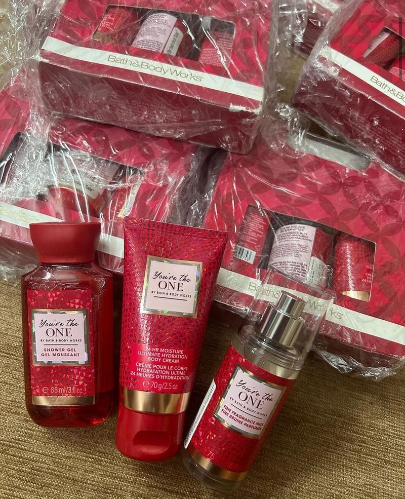 bath  and body works- you are the one kit of mis