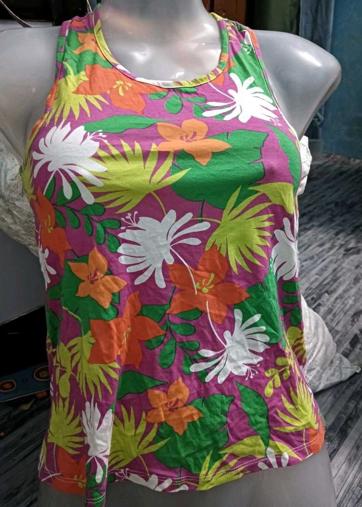 34 size tank top 🧡