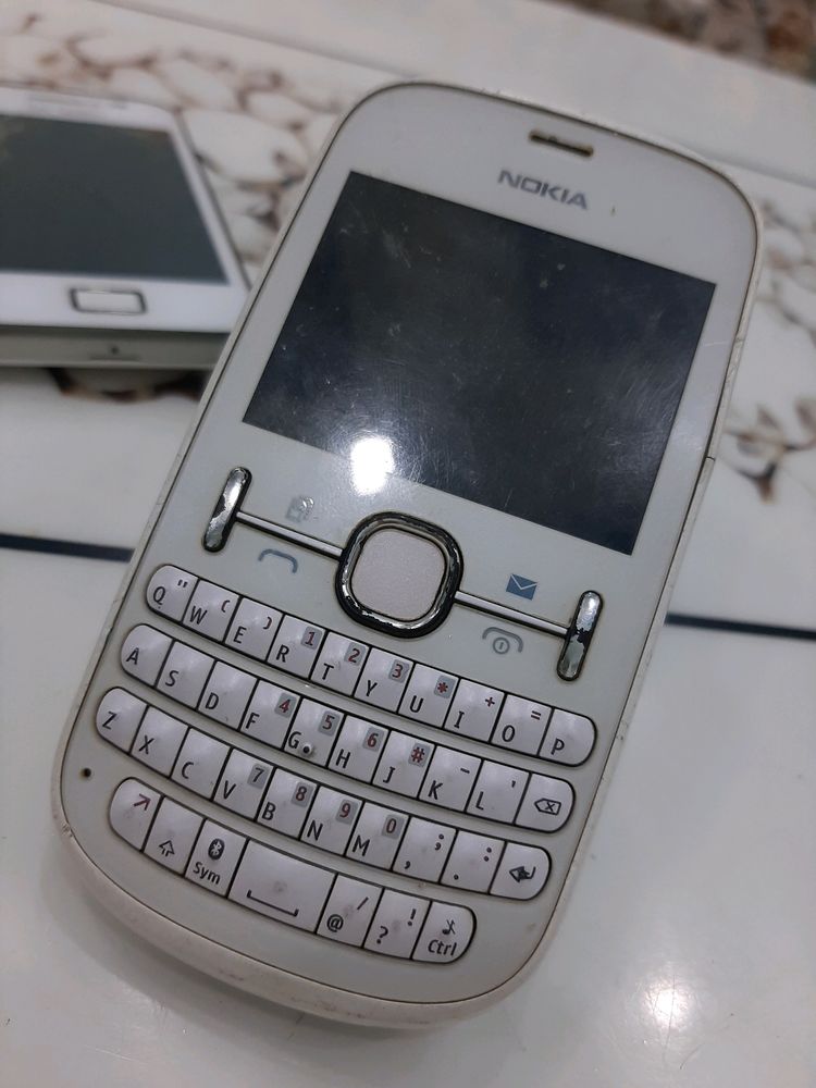 White Colour Keypad Nokia Phone