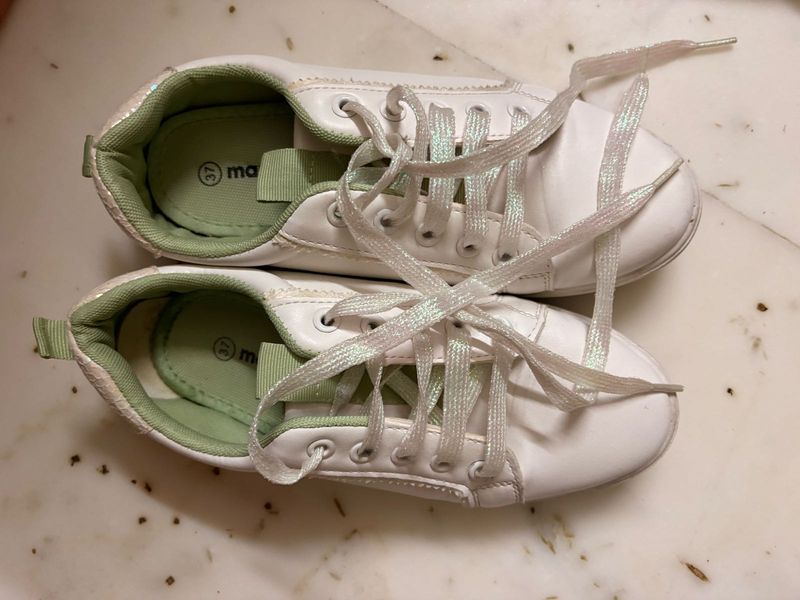 Casual white Shoes