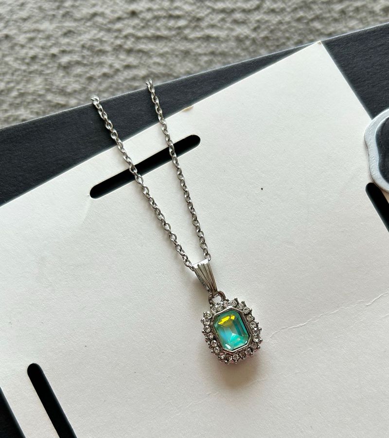 Dainty Turquoise Pendant Necklace – Silver Tone