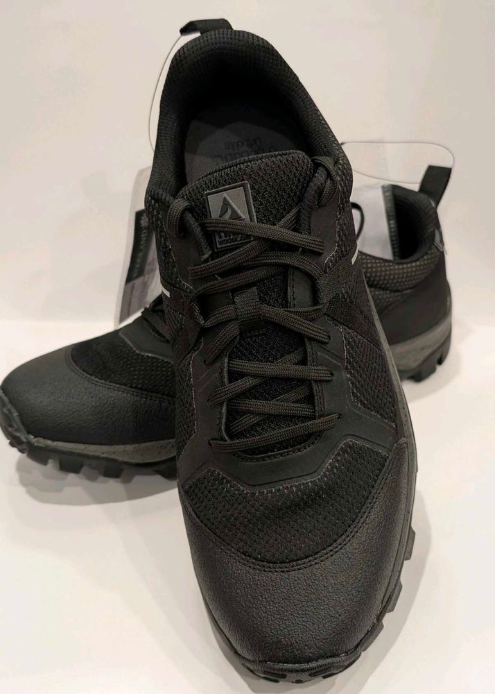 Black Trekking Shoes size 8 🔥