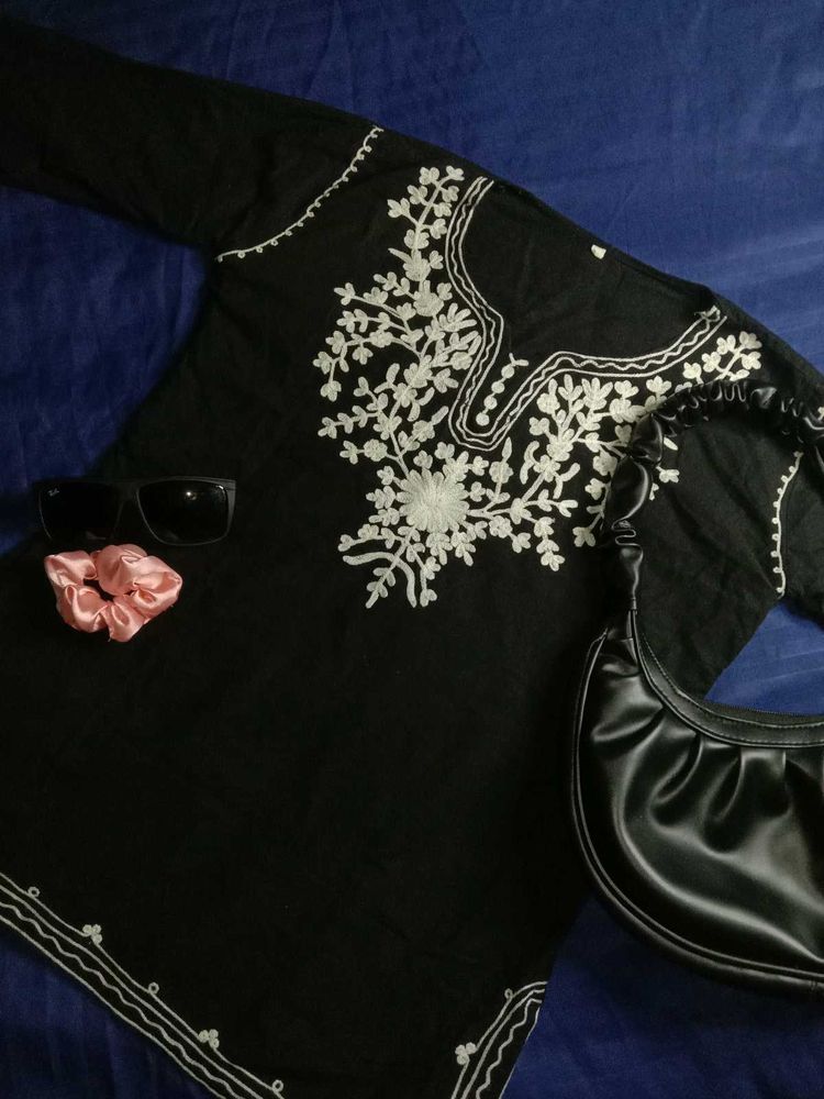 Embroidered Black Short Kurti 💅🏻
