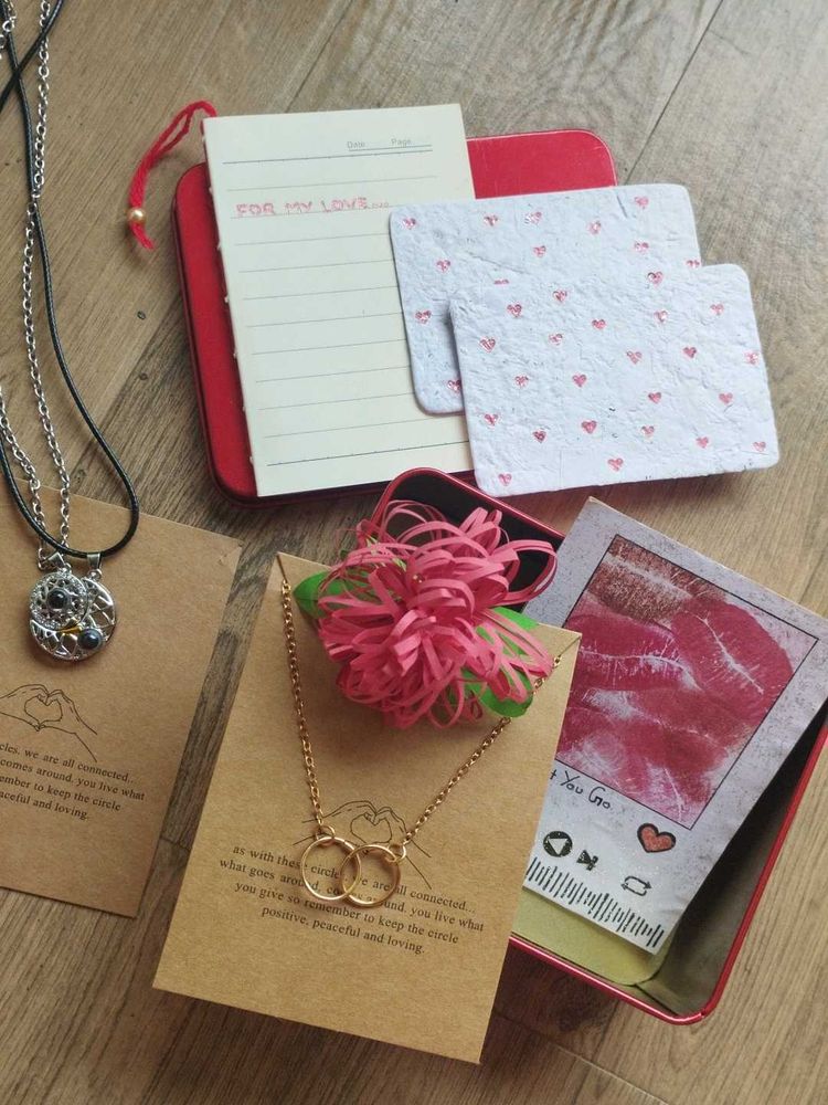 (Sale On It For Today)Valentine Gift Set!
