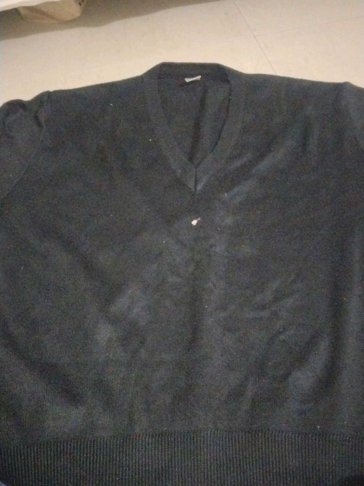 Black V-Neck Pullover