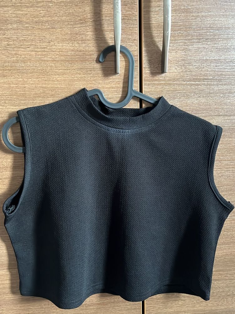 Black crop Top