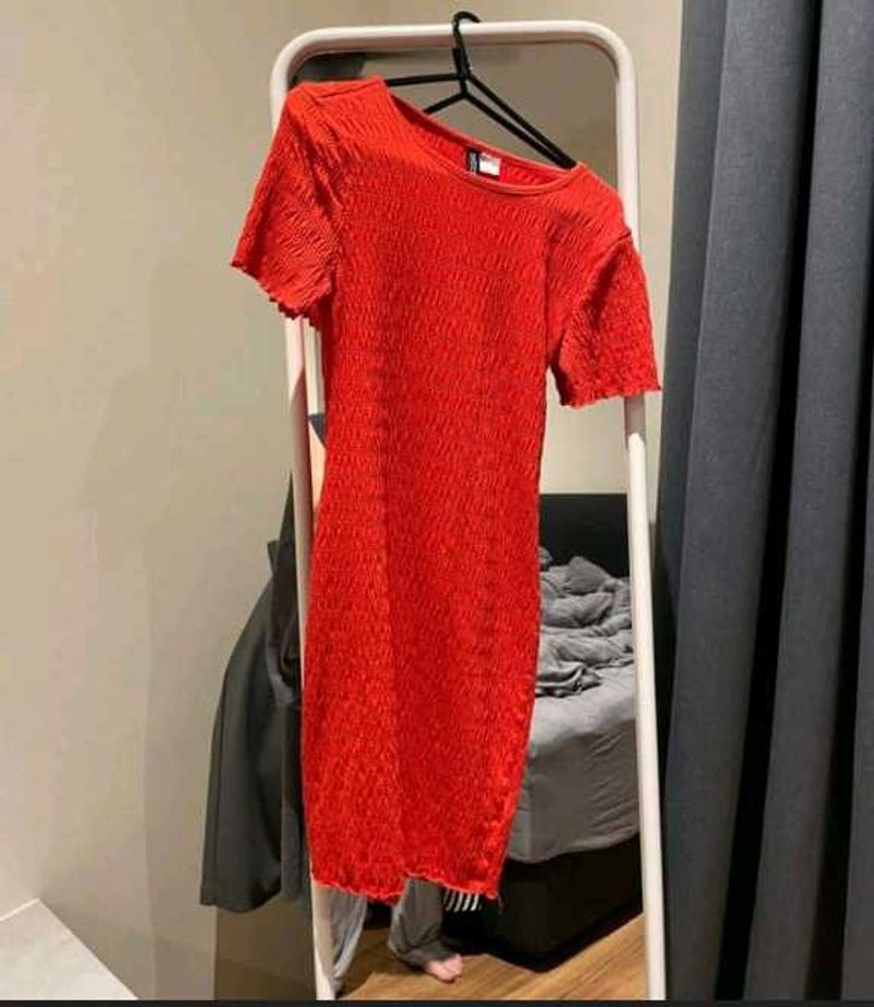 H&amp;M Red Textured Bodycon Dress - Size (s-xs-m)
