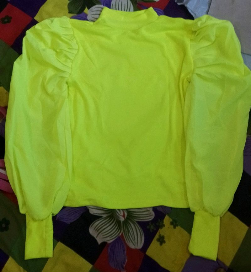 Stylish Retro Woman Top