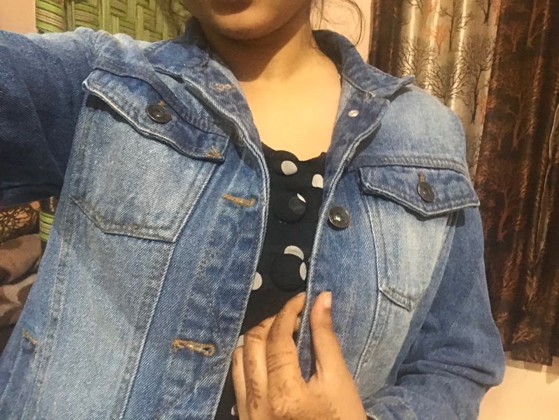 A Dark Blue Denim Jacket For Casual Wear❤️