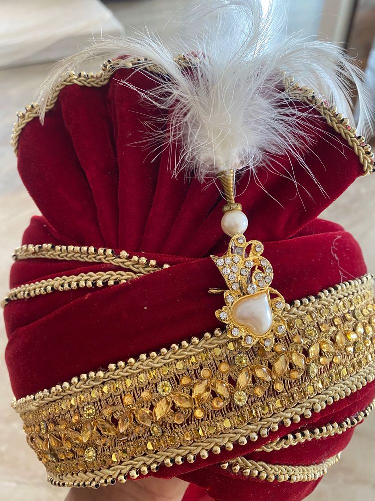 Red Velvet Wedding Groom Saafa