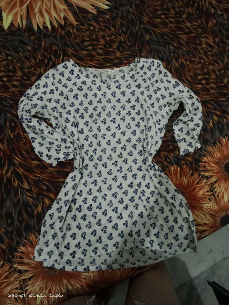 White Short Kurti – Chic &amp; Comfortable